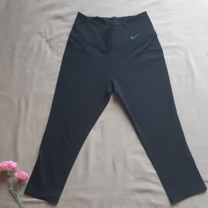 Nike Drifit capri legging